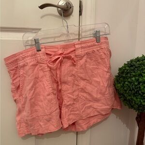 Cute American Eagle Women's Pink peach  cargo Shorts